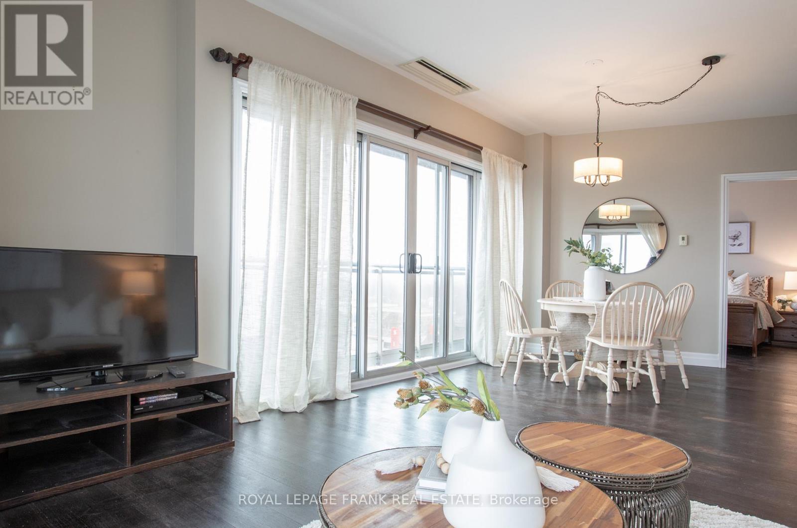 












905 - 44 BOND STREET W

,
Oshawa (O'Neill),




Ontario
L1G6R2

