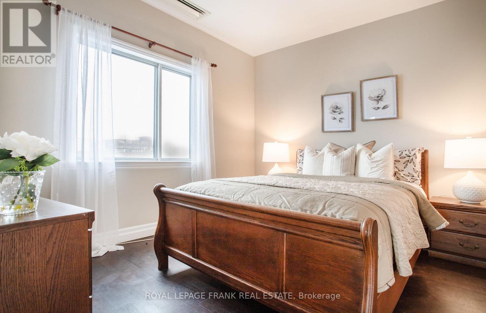 












905 - 44 BOND STREET W

,
Oshawa (O'Neill),




Ontario
L1G6R2

