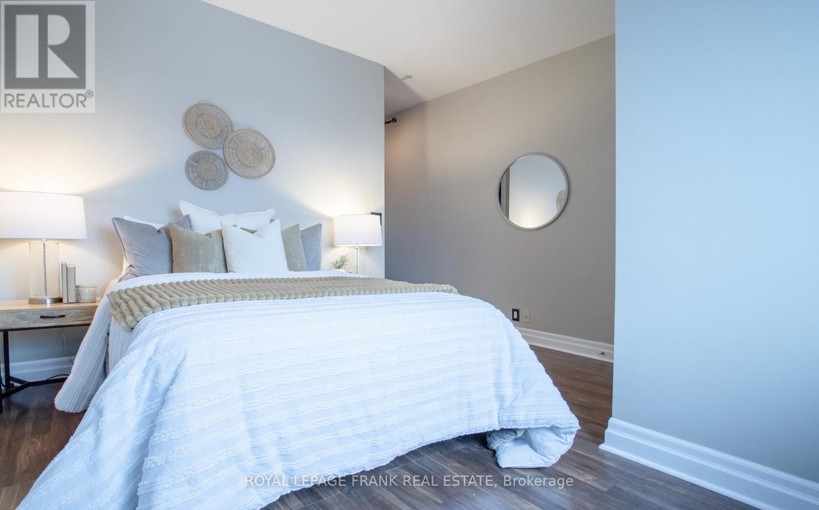 












905 - 44 BOND STREET W

,
Oshawa (O'Neill),




Ontario
L1G6R2

