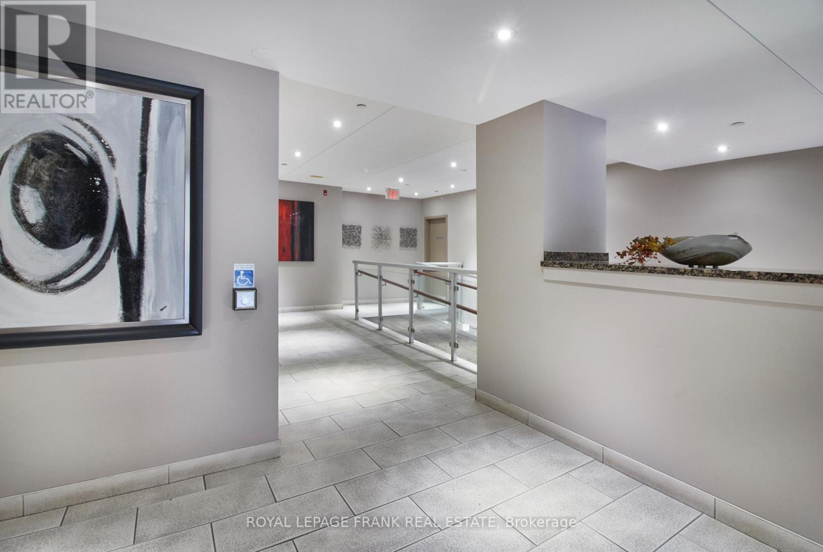 












905 - 44 BOND STREET W

,
Oshawa (O'Neill),




Ontario
L1G6R2

