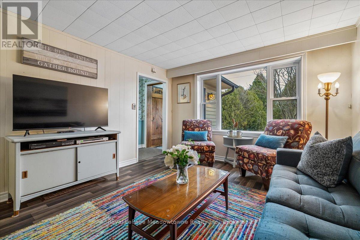 












11024 FIRST LINE

,
Milton (Moffat),




Ontario
L0P1J0

