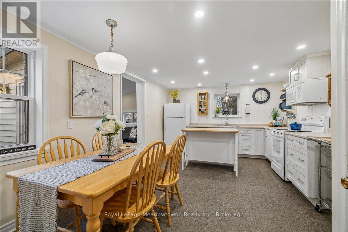 












11024 FIRST LINE

,
Milton (Moffat),




Ontario
L0P1J0

