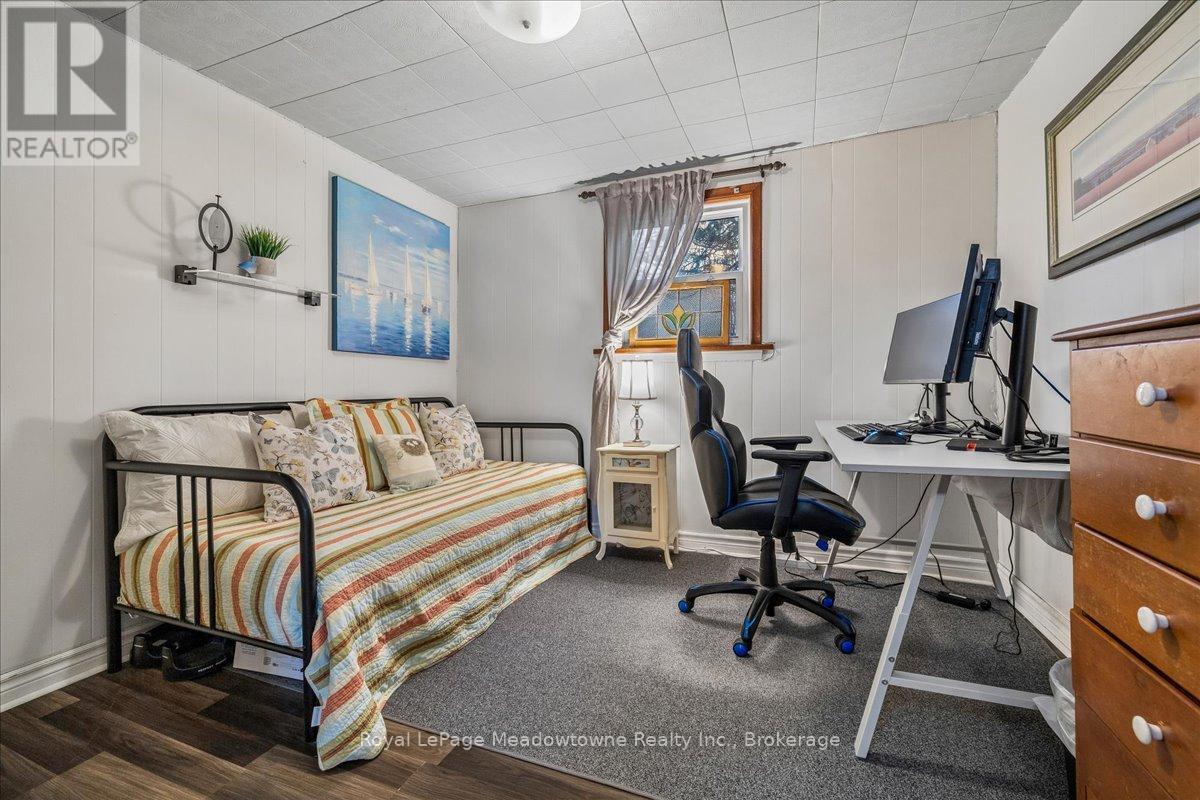 












11024 FIRST LINE

,
Milton (Moffat),




Ontario
L0P1J0

