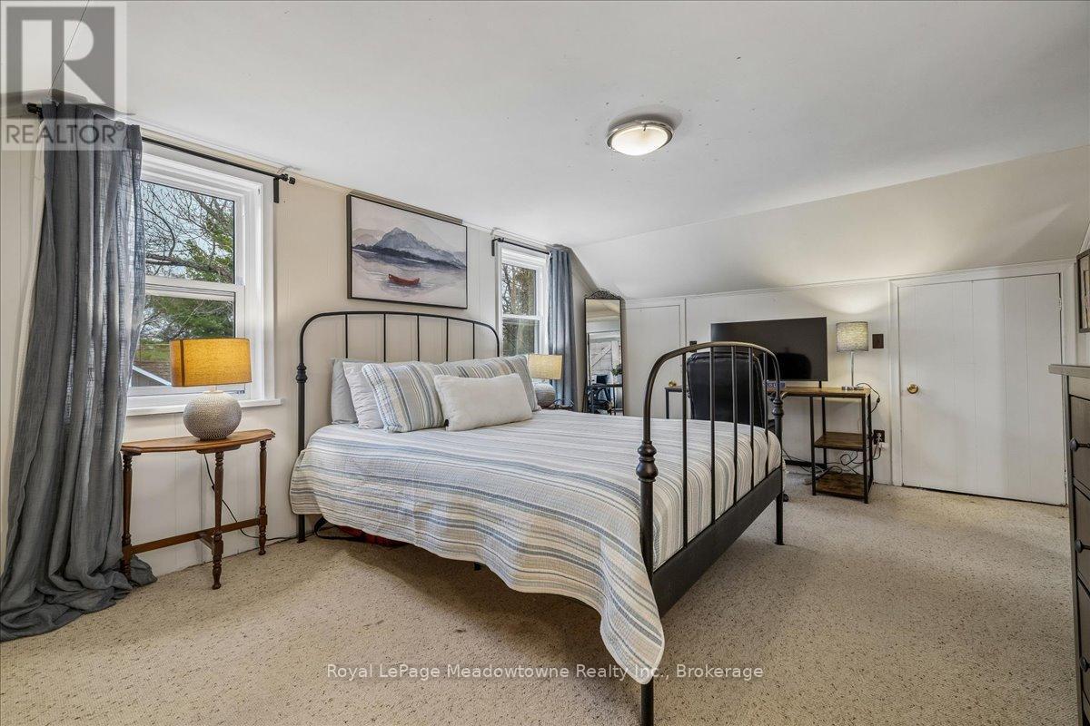 












11024 FIRST LINE

,
Milton (Moffat),




Ontario
L0P1J0

