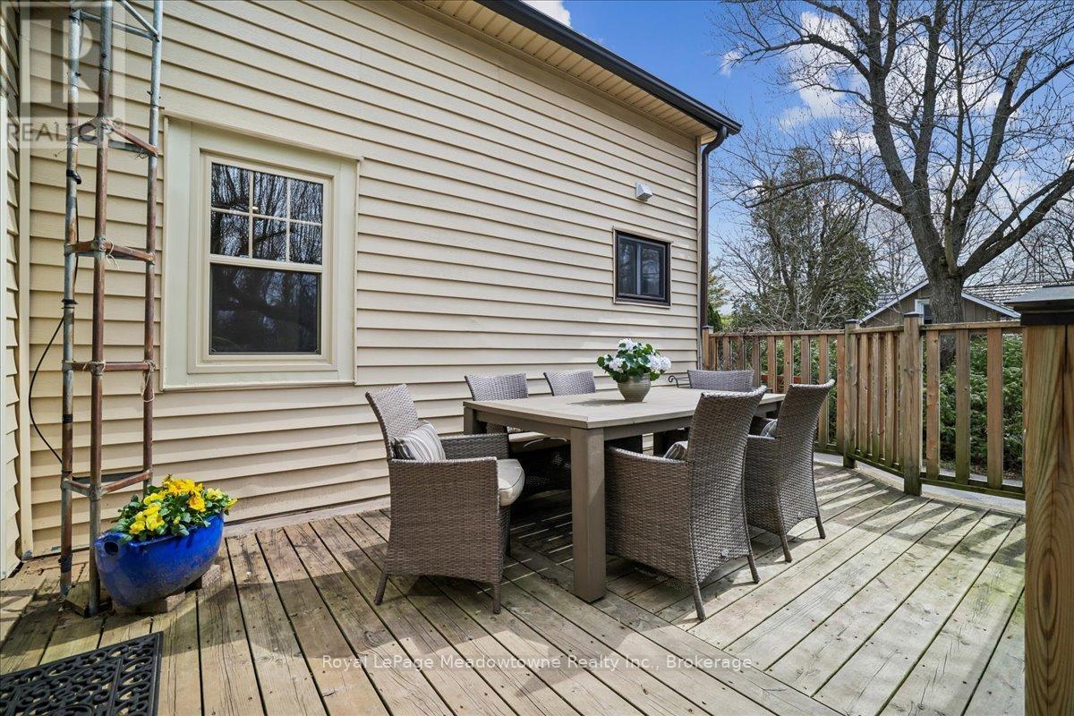 












11024 FIRST LINE

,
Milton (Moffat),




Ontario
L0P1J0

