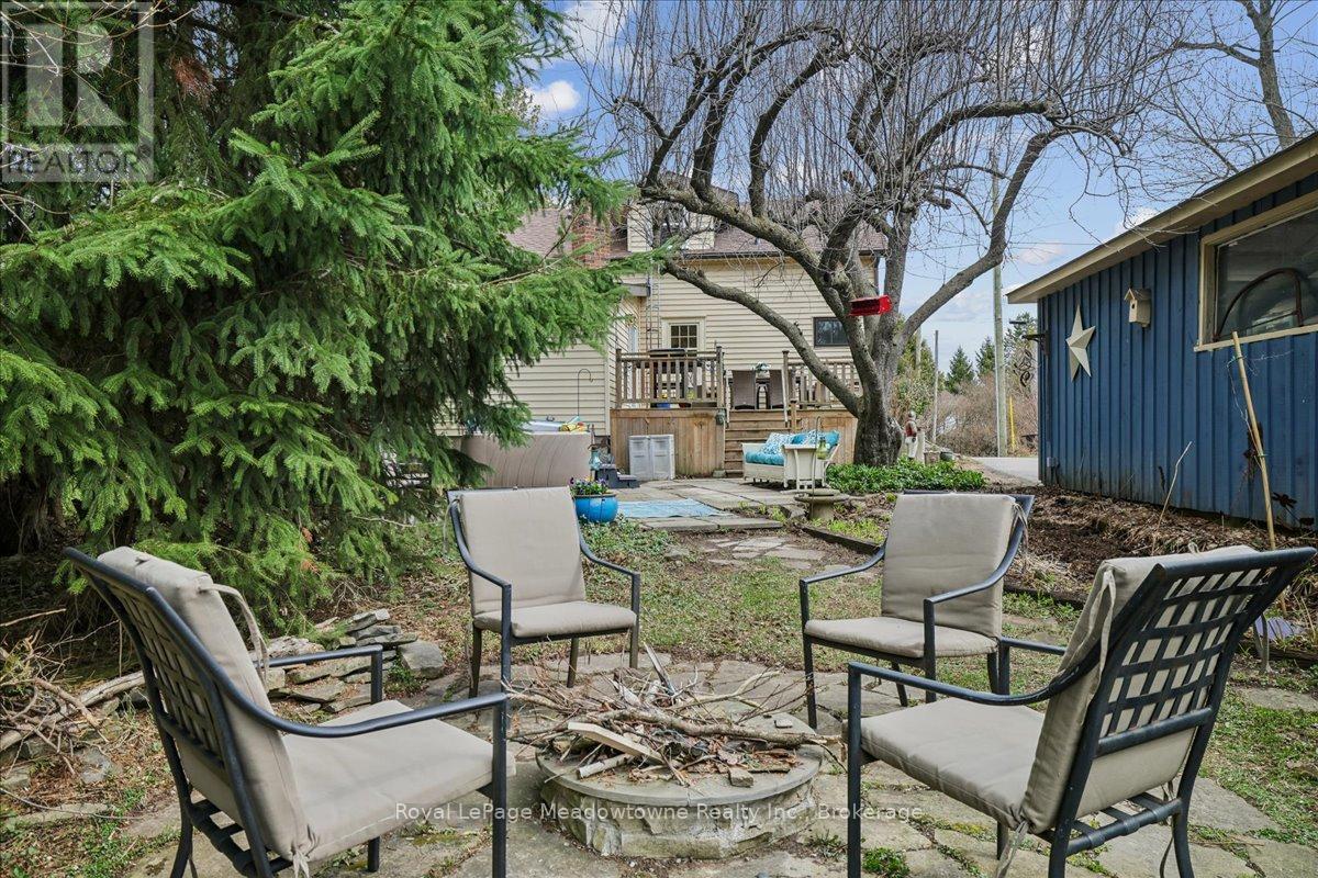 












11024 FIRST LINE

,
Milton (Moffat),




Ontario
L0P1J0

