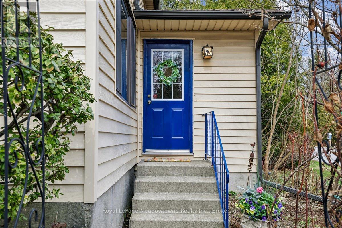 












11024 FIRST LINE

,
Milton (Moffat),




Ontario
L0P1J0

