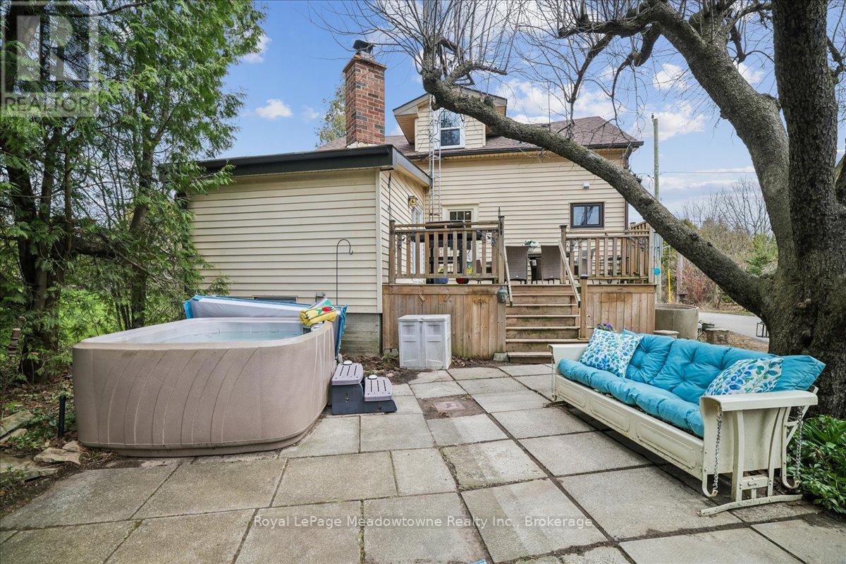 












11024 FIRST LINE

,
Milton (Moffat),




Ontario
L0P1J0

