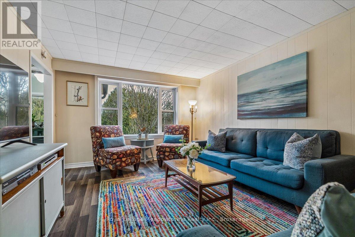 












11024 FIRST LINE

,
Milton (Moffat),




Ontario
L0P1J0

