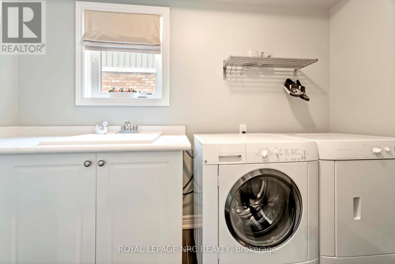 












9115 KUDLAC STREET

,
Niagara Falls (Forestview),




Ontario
L2H0C2

