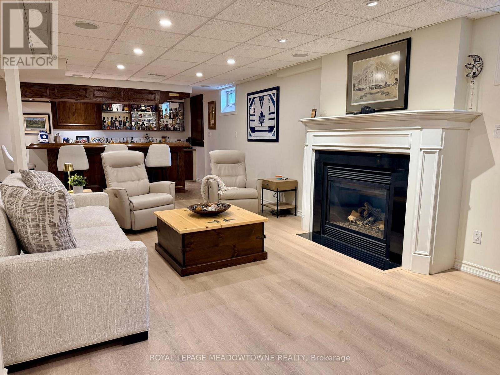 












2008 PEAK PLACE

,
Oakville,




Ontario
L6H5T2

