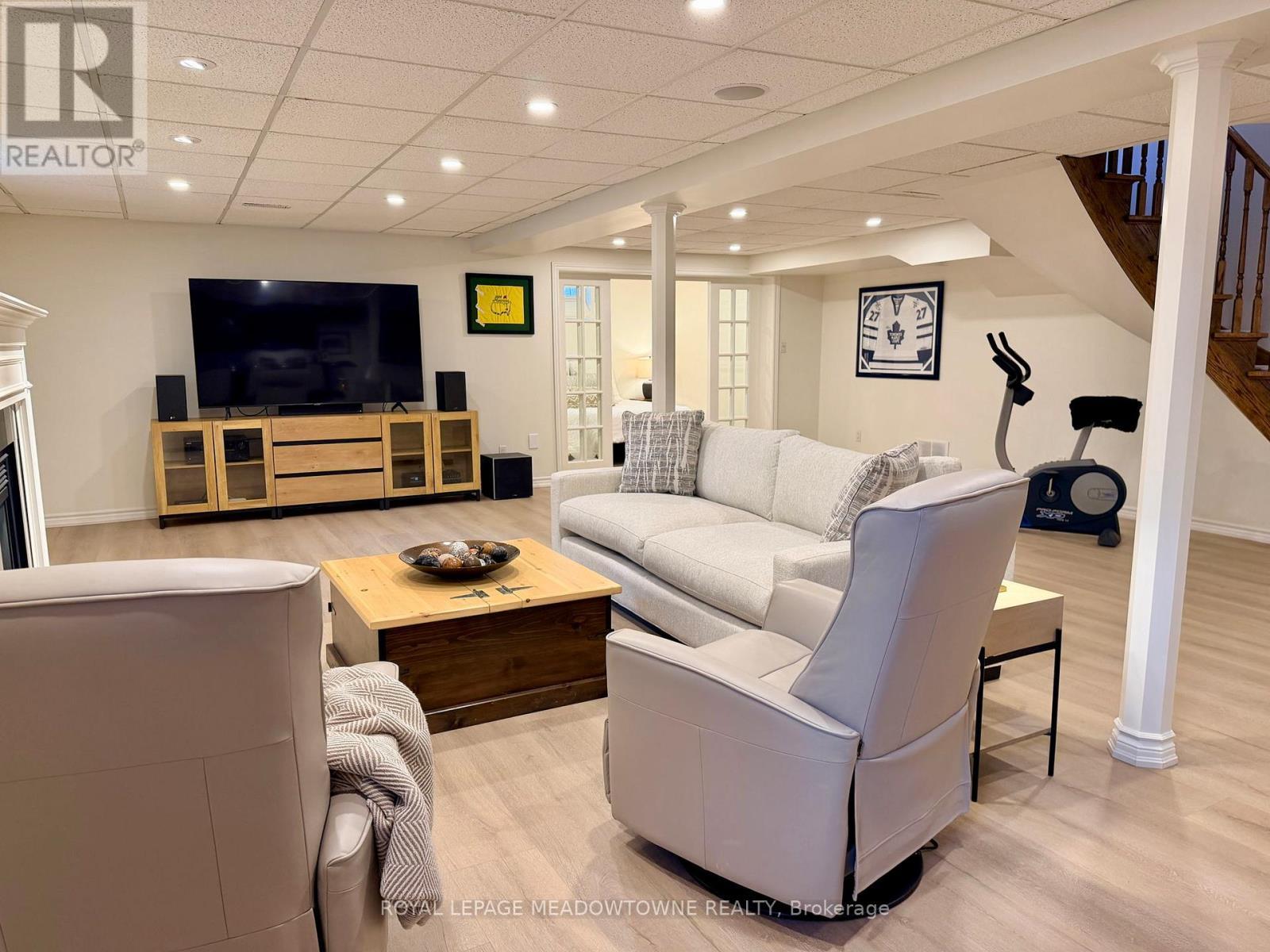 












2008 PEAK PLACE

,
Oakville,




Ontario
L6H5T2

