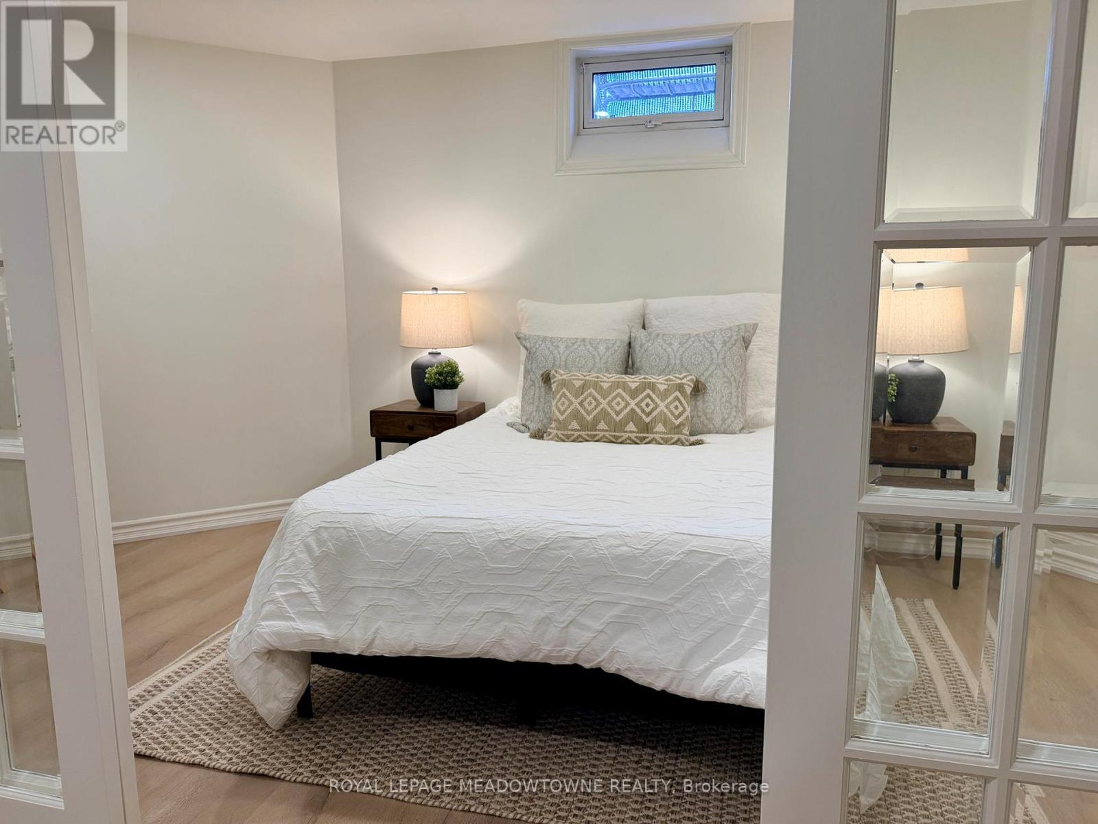 












2008 PEAK PLACE

,
Oakville,




Ontario
L6H5T2

