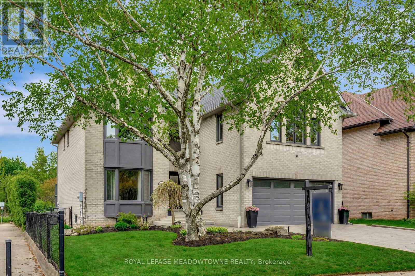 












2008 PEAK PLACE

,
Oakville,




Ontario
L6H5T2

