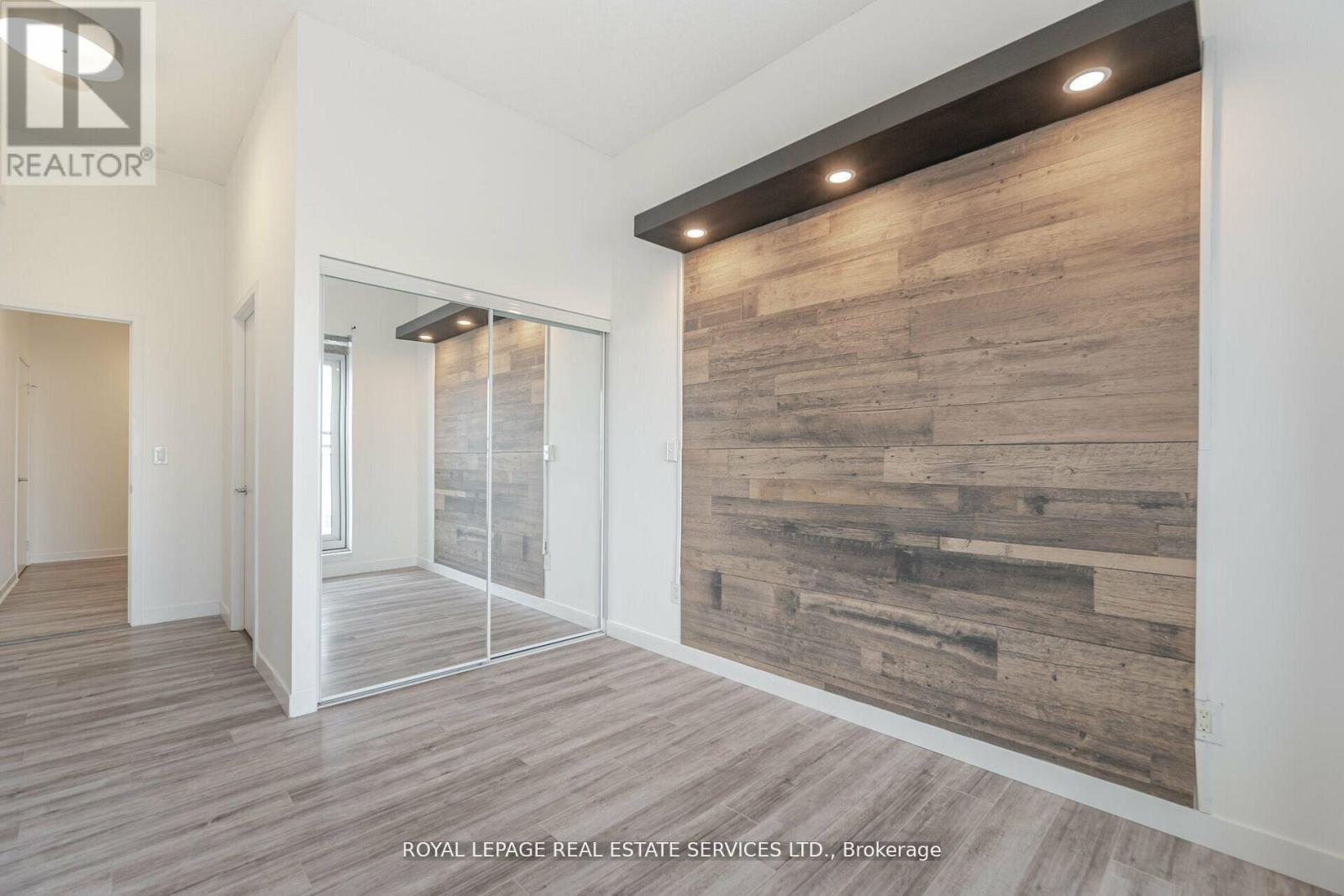 












602 - 360 SQUARE ONE DRIVE

,
Mississauga,




Ontario
L5B0E6

