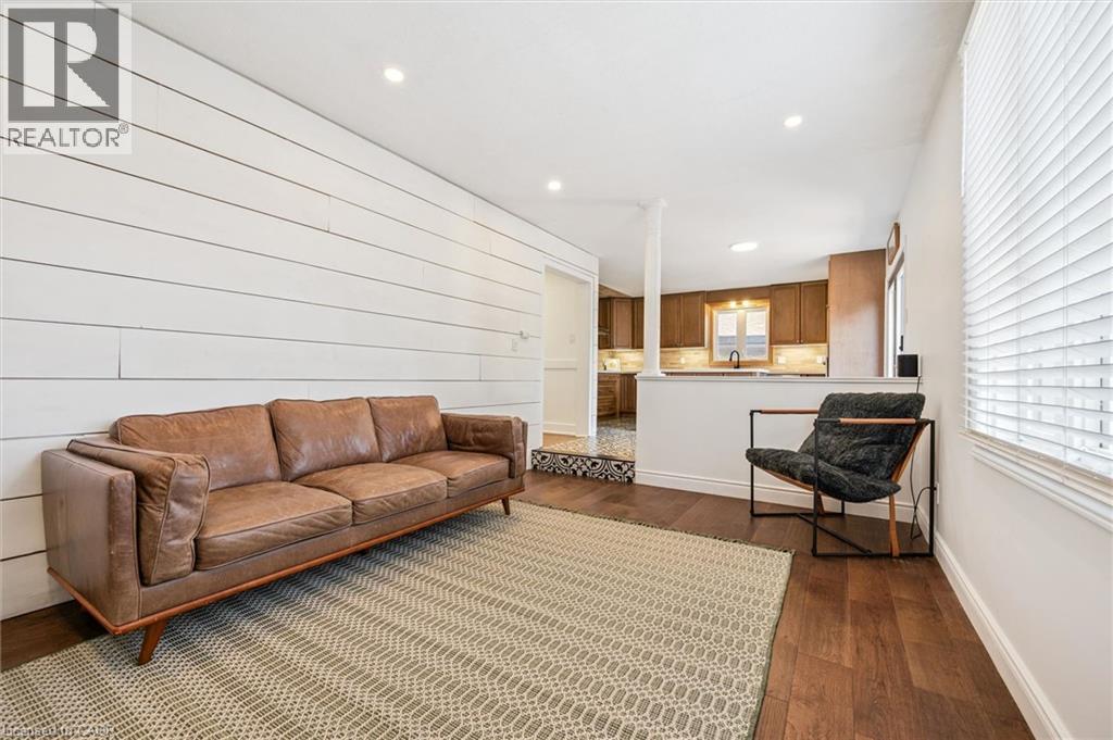 












20 DARBY Road

,
Guelph,




Ontario
N1K1R4

