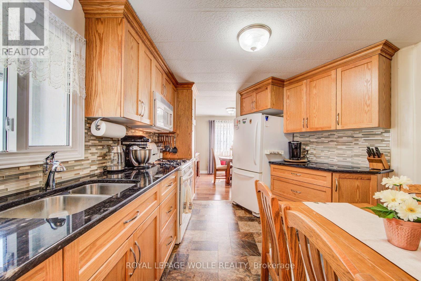 












21 FAIRVIEW CRESCENT

,
North Perth,




Ontario
N4W3G8

