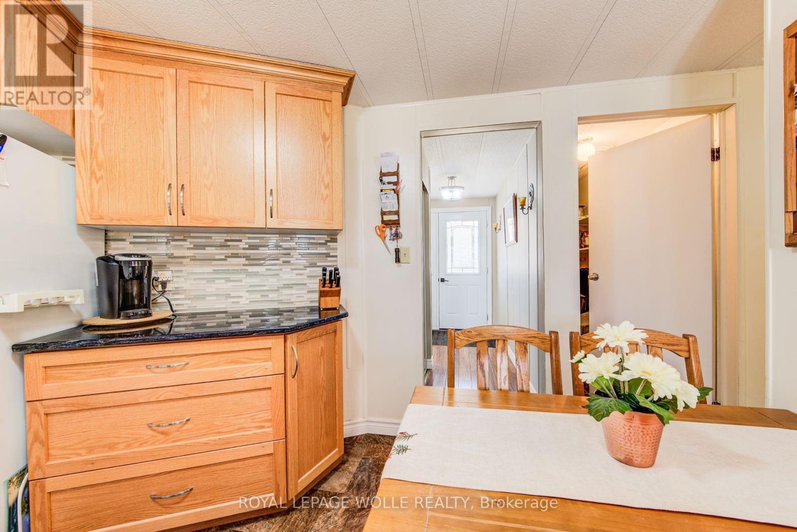 












21 FAIRVIEW CRESCENT

,
North Perth,




Ontario
N4W3G8

