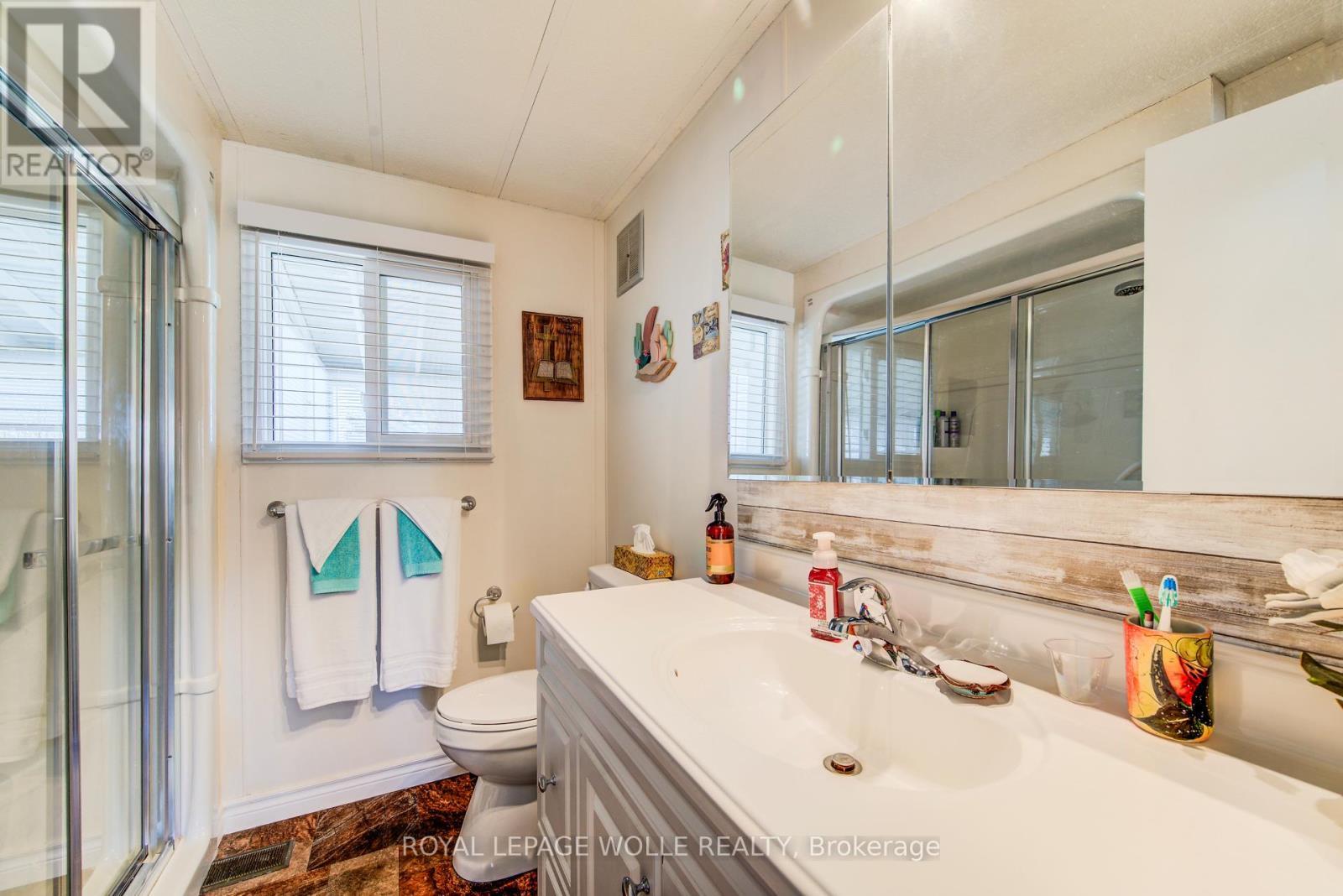 












21 FAIRVIEW CRESCENT

,
North Perth,




Ontario
N4W3G8

