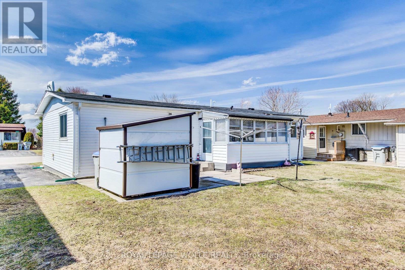












21 FAIRVIEW CRESCENT

,
North Perth,




Ontario
N4W3G8

