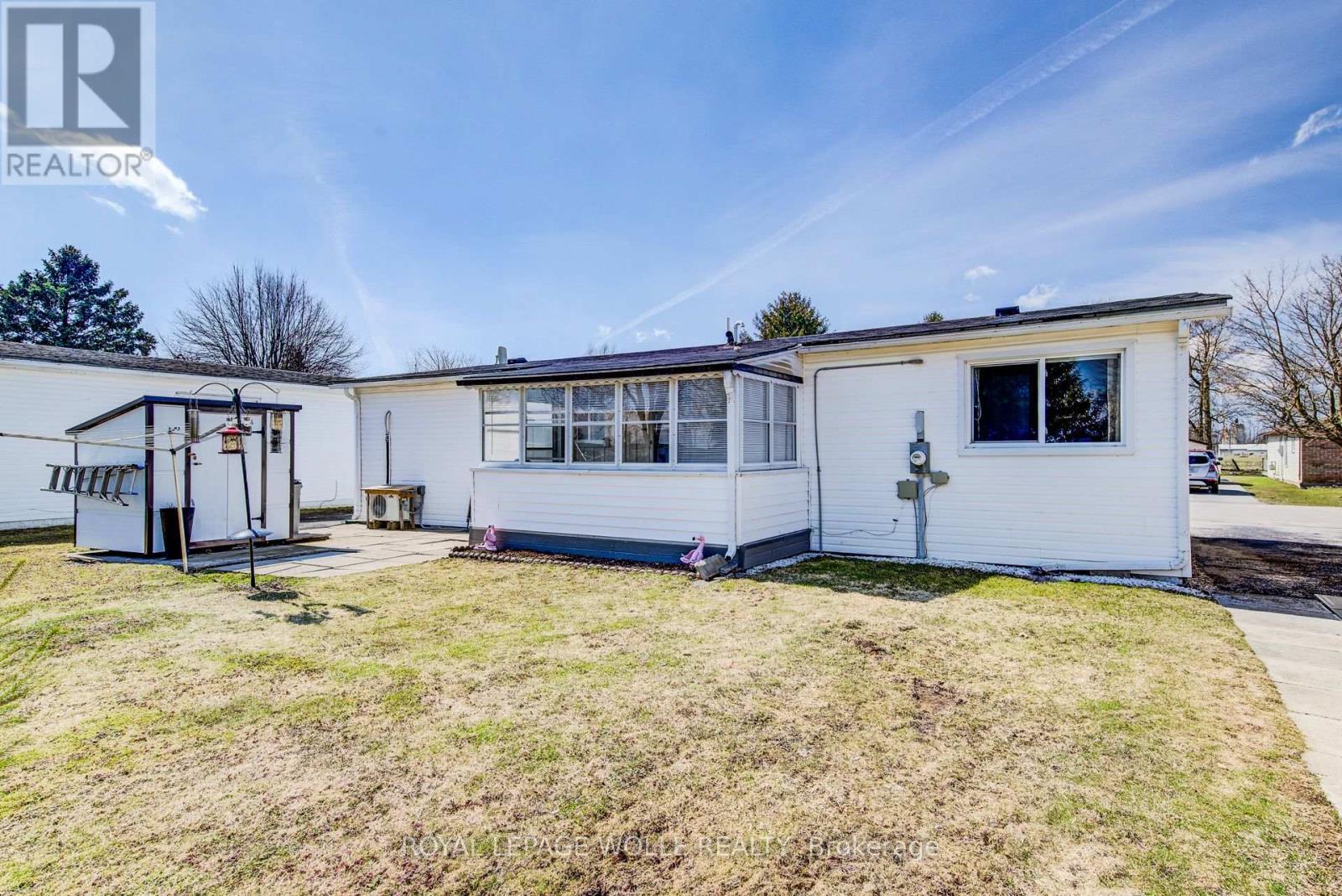 












21 FAIRVIEW CRESCENT

,
North Perth,




Ontario
N4W3G8

