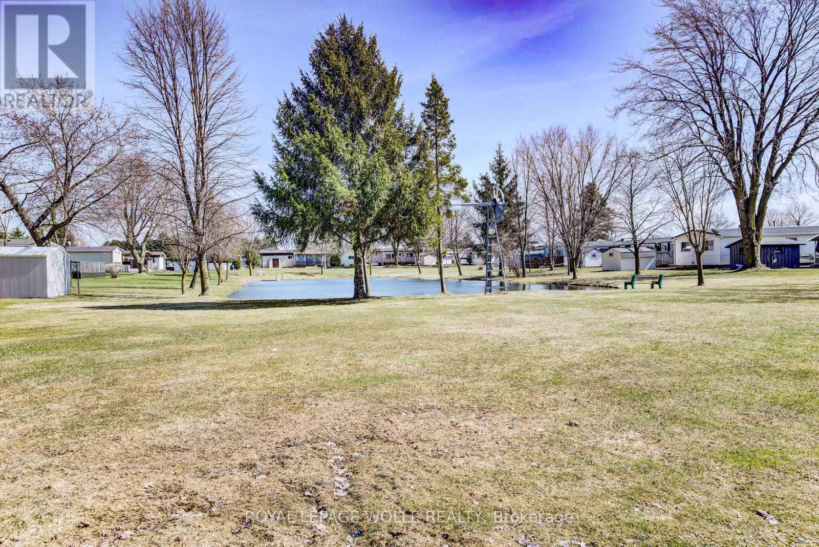 












21 FAIRVIEW CRESCENT

,
North Perth,




Ontario
N4W3G8

