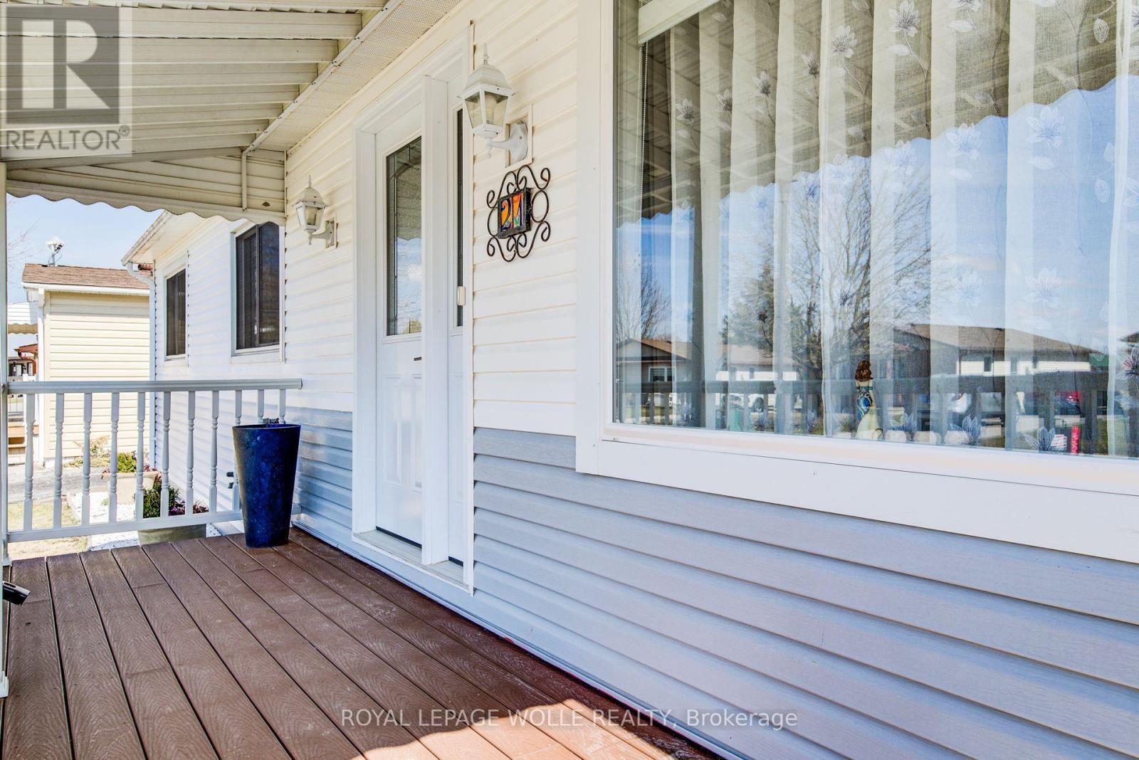












21 FAIRVIEW CRESCENT

,
North Perth,




Ontario
N4W3G8

