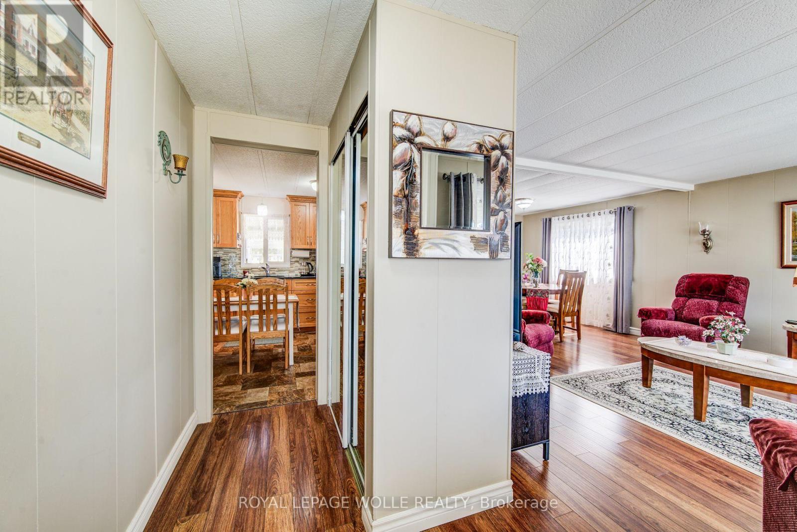 












21 FAIRVIEW CRESCENT

,
North Perth,




Ontario
N4W3G8

