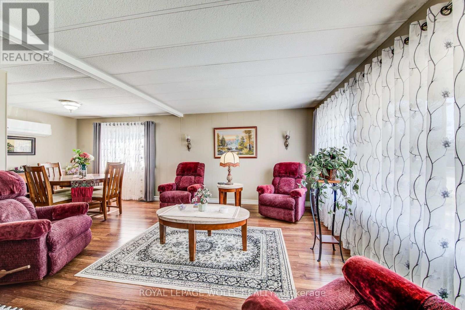 












21 FAIRVIEW CRESCENT

,
North Perth,




Ontario
N4W3G8

