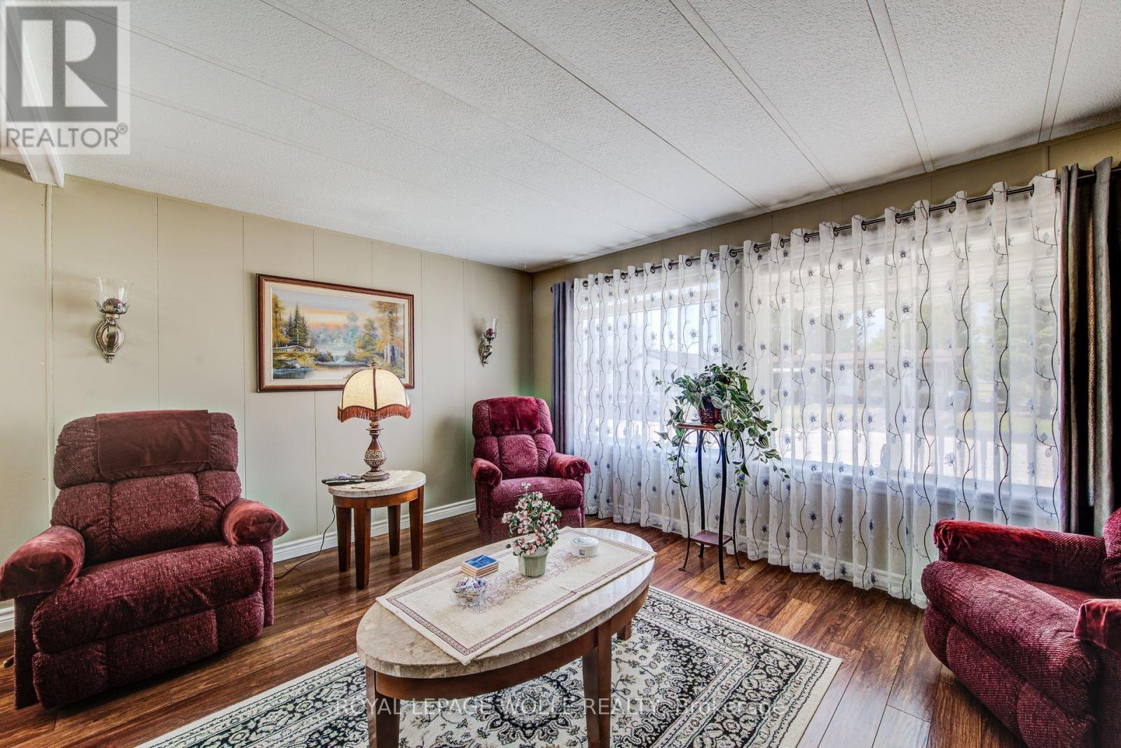 












21 FAIRVIEW CRESCENT

,
North Perth,




Ontario
N4W3G8

