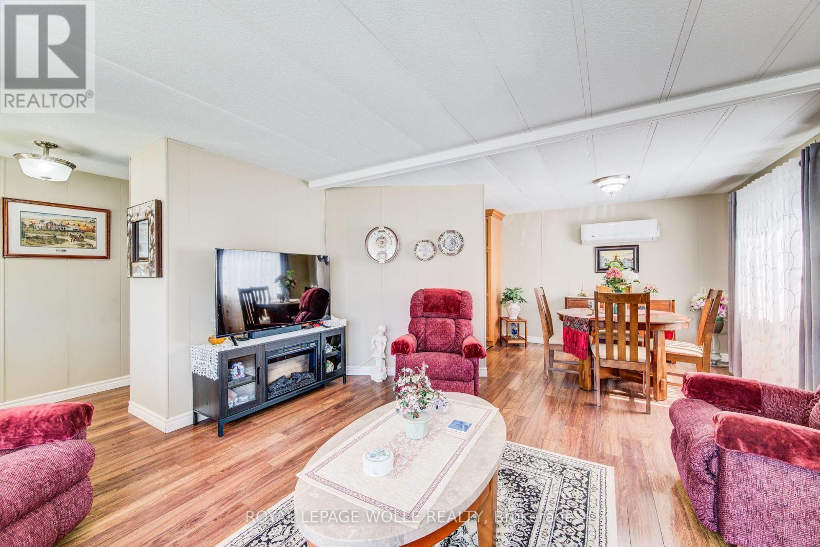 












21 FAIRVIEW CRESCENT

,
North Perth,




Ontario
N4W3G8

