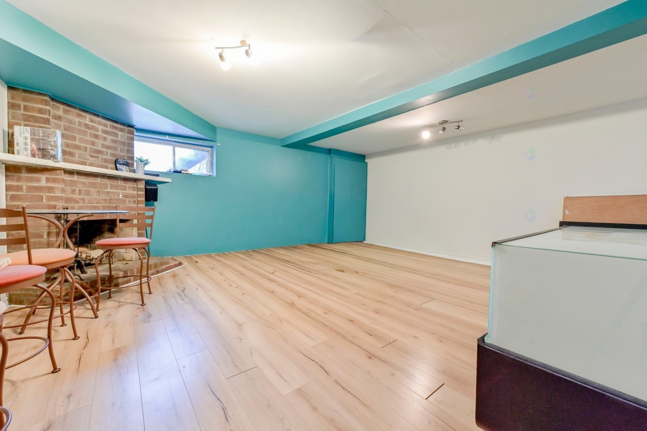 









2985

 - 2989


Rue Belcourt

,
Longueuil (Le Vieux-Longueuil),




QC
J4M1Z9

