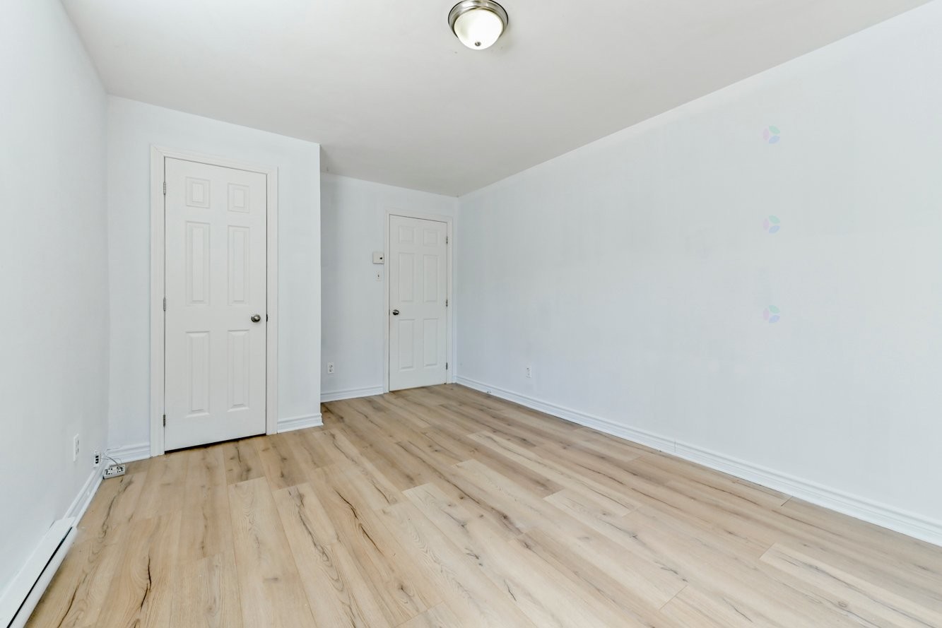 









2985

 - 2989


Rue Belcourt

,
Longueuil (Le Vieux-Longueuil),




QC
J4M1Z9


