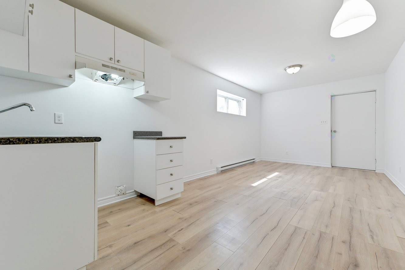 









2985

 - 2989


Rue Belcourt

,
Longueuil (Le Vieux-Longueuil),




QC
J4M1Z9

