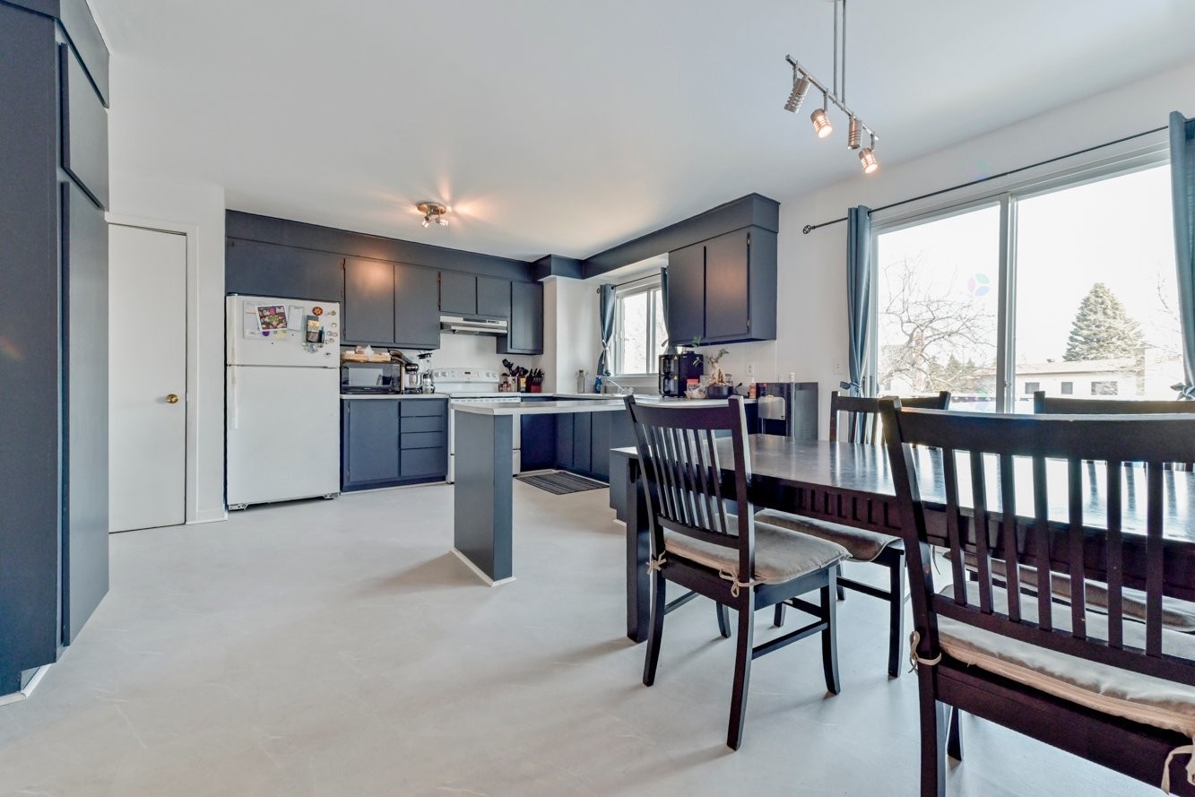 









2985

 - 2989


Rue Belcourt

,
Longueuil (Le Vieux-Longueuil),




QC
J4M1Z9

