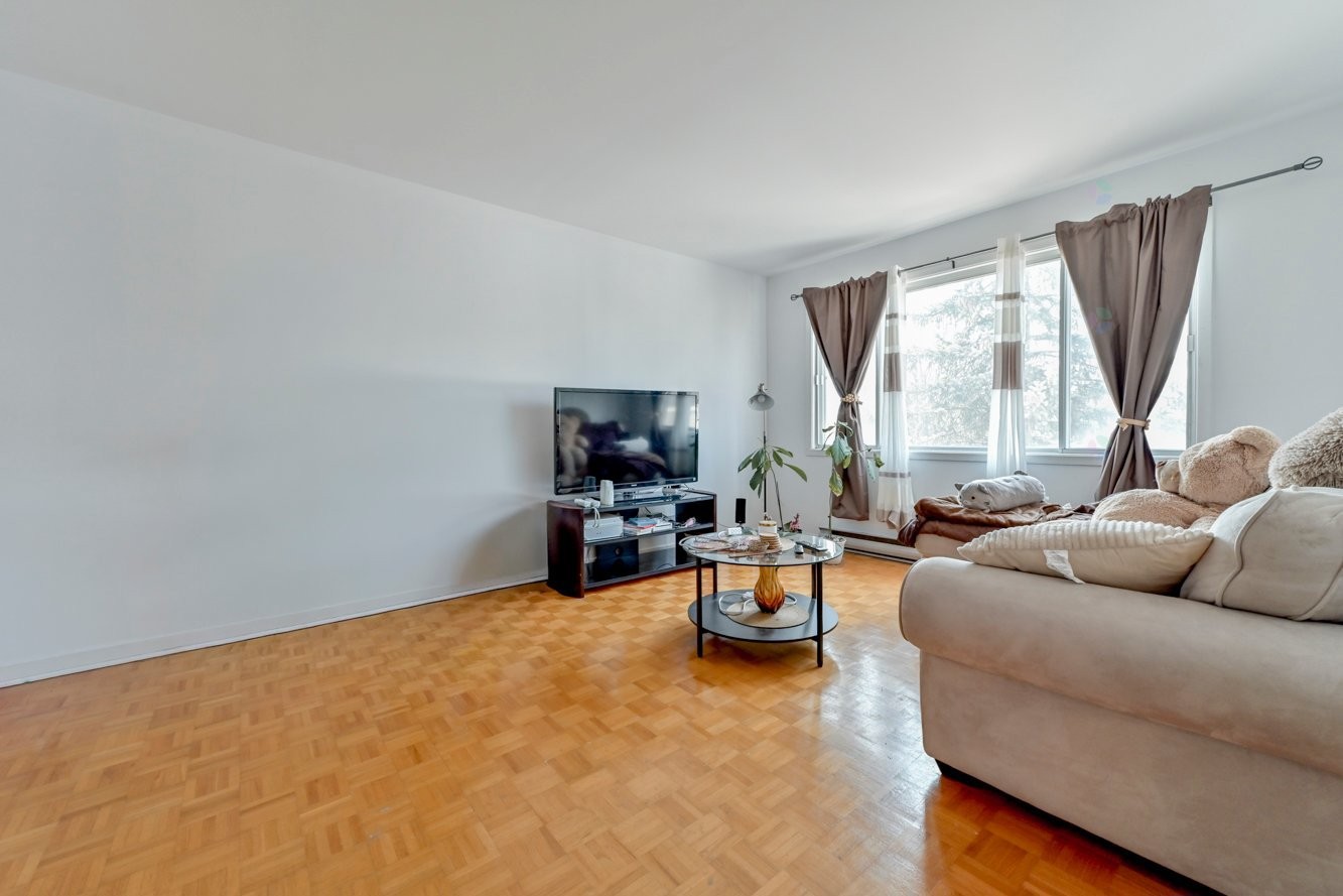









2985

 - 2989


Rue Belcourt

,
Longueuil (Le Vieux-Longueuil),




QC
J4M1Z9

