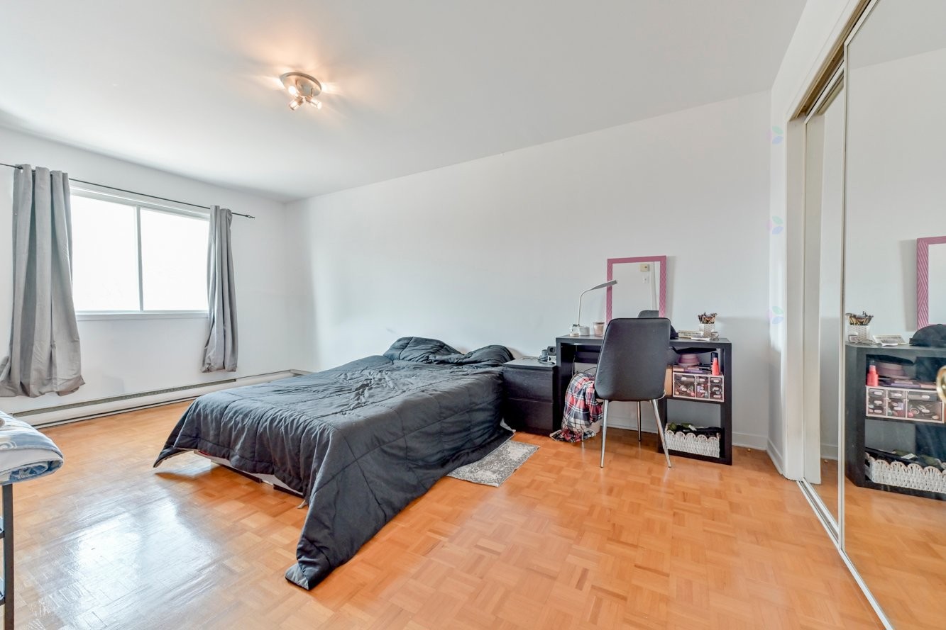









2985

 - 2989


Rue Belcourt

,
Longueuil (Le Vieux-Longueuil),




QC
J4M1Z9

