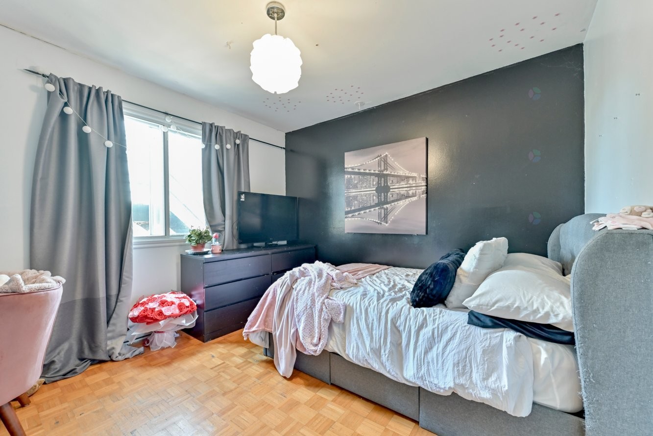 









2985

 - 2989


Rue Belcourt

,
Longueuil (Le Vieux-Longueuil),




QC
J4M1Z9

