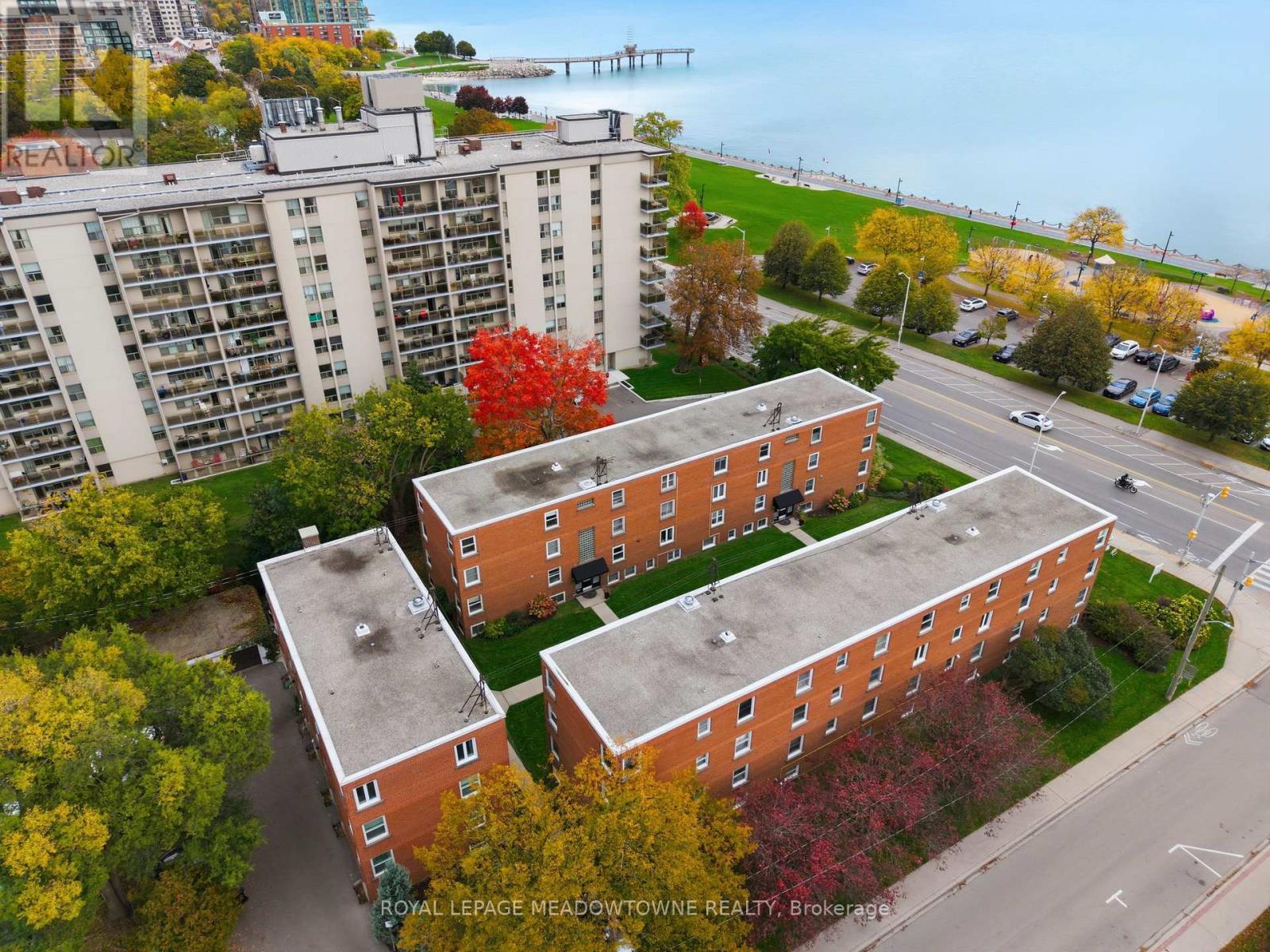 












15 - 1351 LAKESHORE ROAD

,
Burlington,




Ontario
L7S1B1


