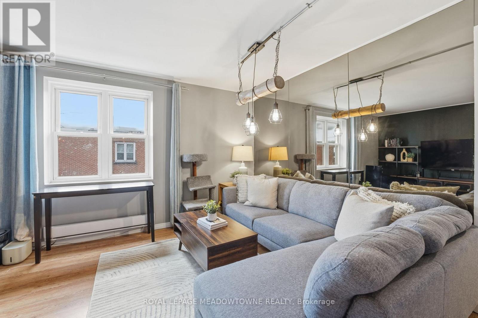 












15 - 1351 LAKESHORE ROAD

,
Burlington,




Ontario
L7S1B1

