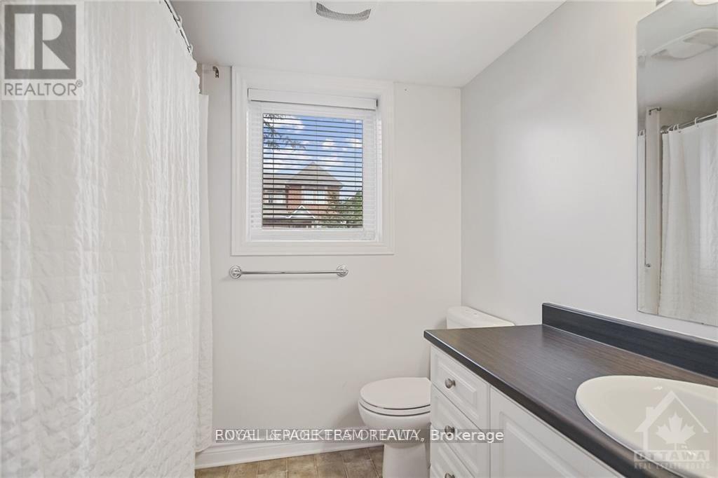 












2 - 46 BARNSTONE DRIVE

,
Ottawa,




Ontario
K2G4R6

