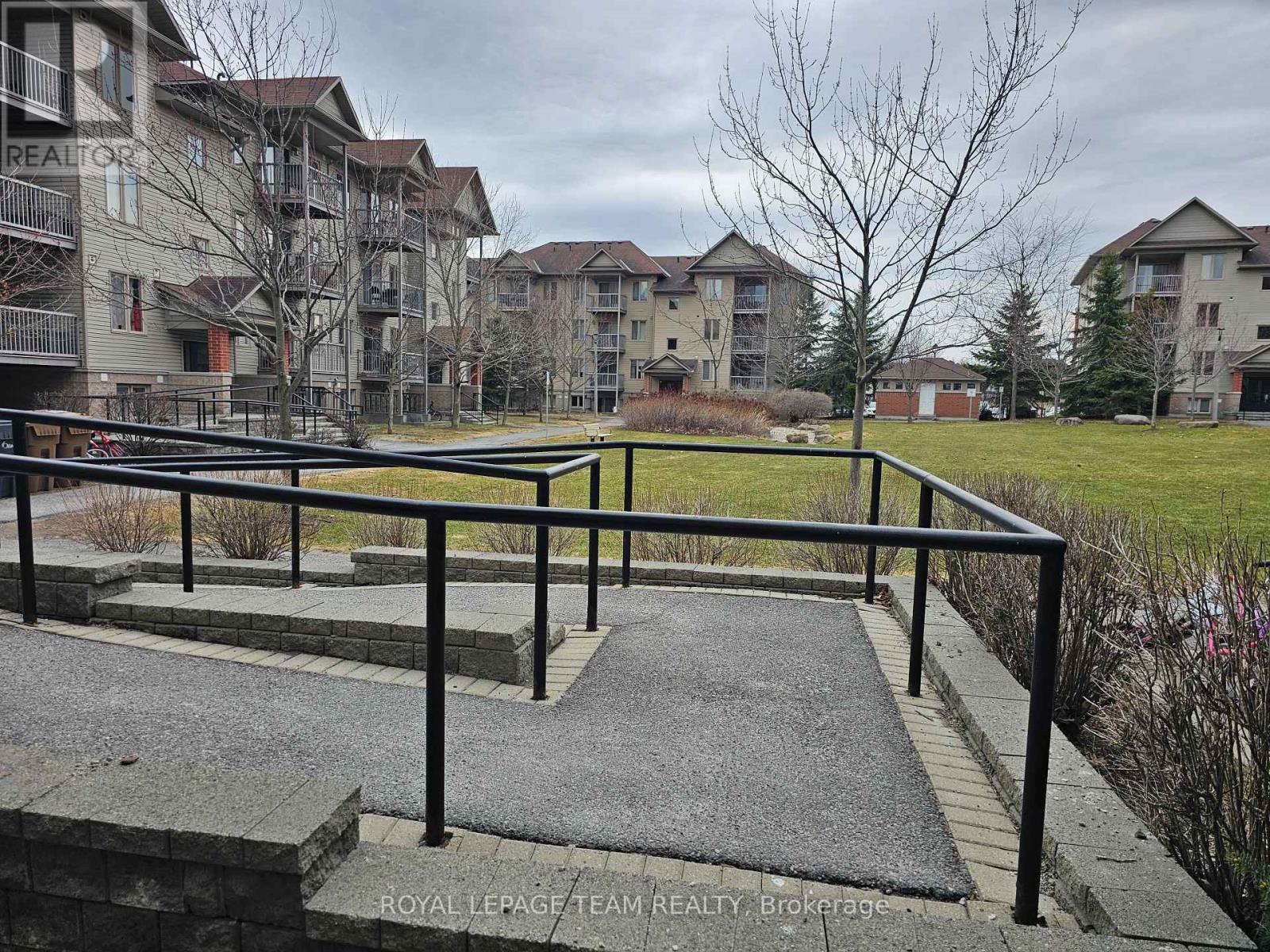 












2 - 46 BARNSTONE DRIVE

,
Ottawa,




Ontario
K2G4R6

