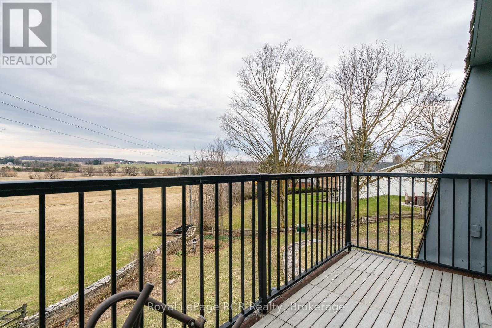 












136 4TH AVENUE

,
Hanover,




Ontario
N4N2B3

