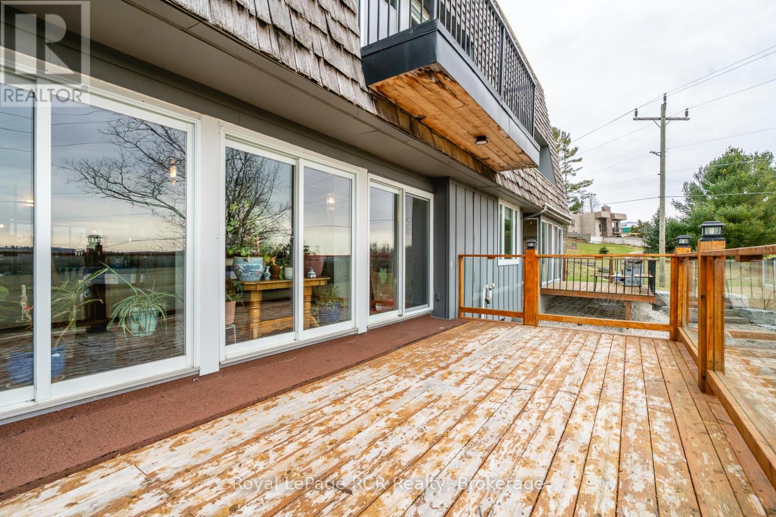 












136 4TH AVENUE

,
Hanover,




Ontario
N4N2B3

