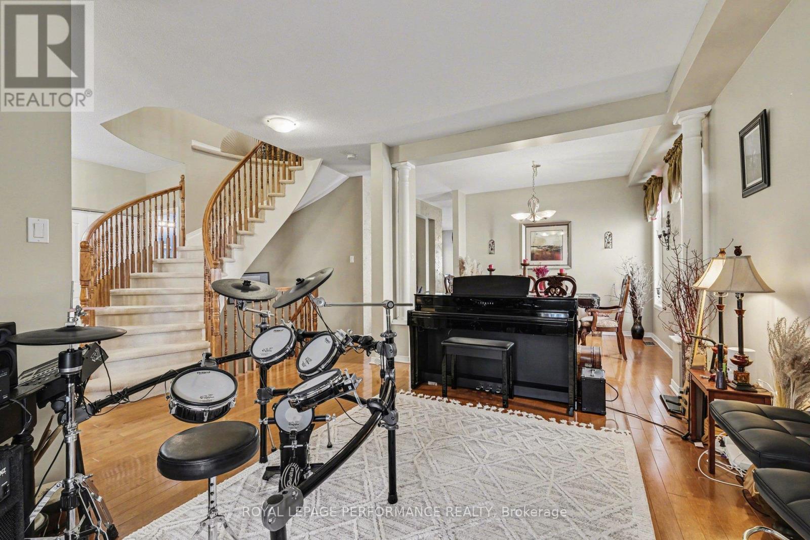 












2202 CLENDENAN CRESCENT

,
Ottawa,




Ontario
K4A4S8

