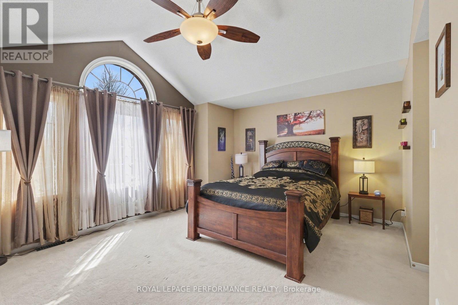 












2202 CLENDENAN CRESCENT

,
Ottawa,




Ontario
K4A4S8

