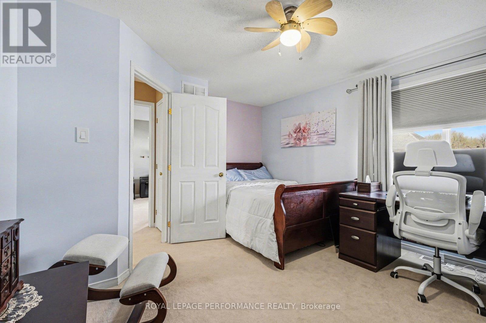 












2202 CLENDENAN CRESCENT

,
Ottawa,




Ontario
K4A4S8

