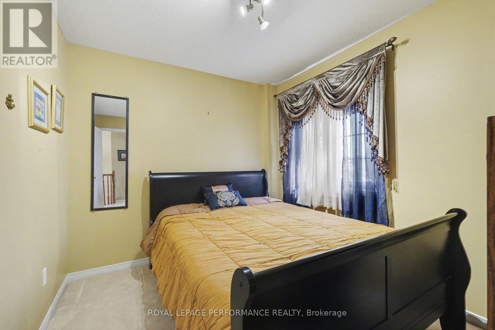 












2202 CLENDENAN CRESCENT

,
Ottawa,




Ontario
K4A4S8

