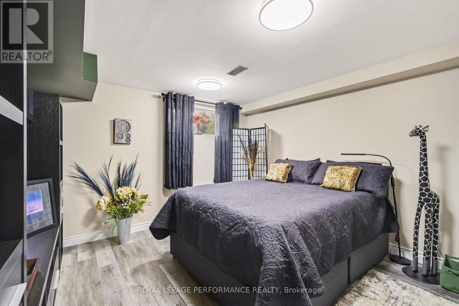 












2202 CLENDENAN CRESCENT

,
Ottawa,




Ontario
K4A4S8


