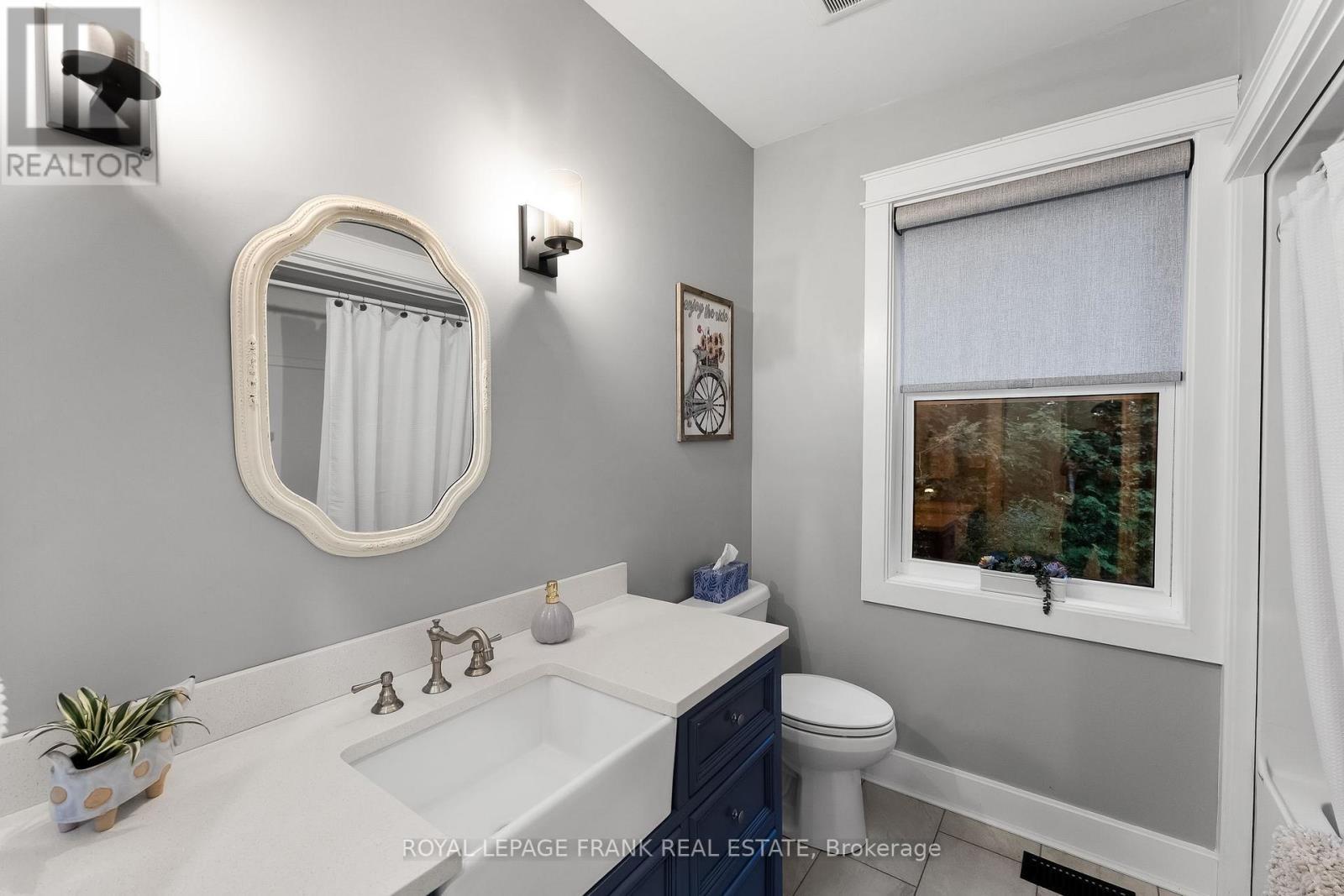 












975 RAY ROAD

,
Centre Hastings,




Ontario
K0K2K0

